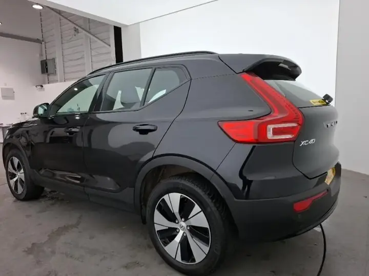 Volvo Xc40 2023 photo 2
