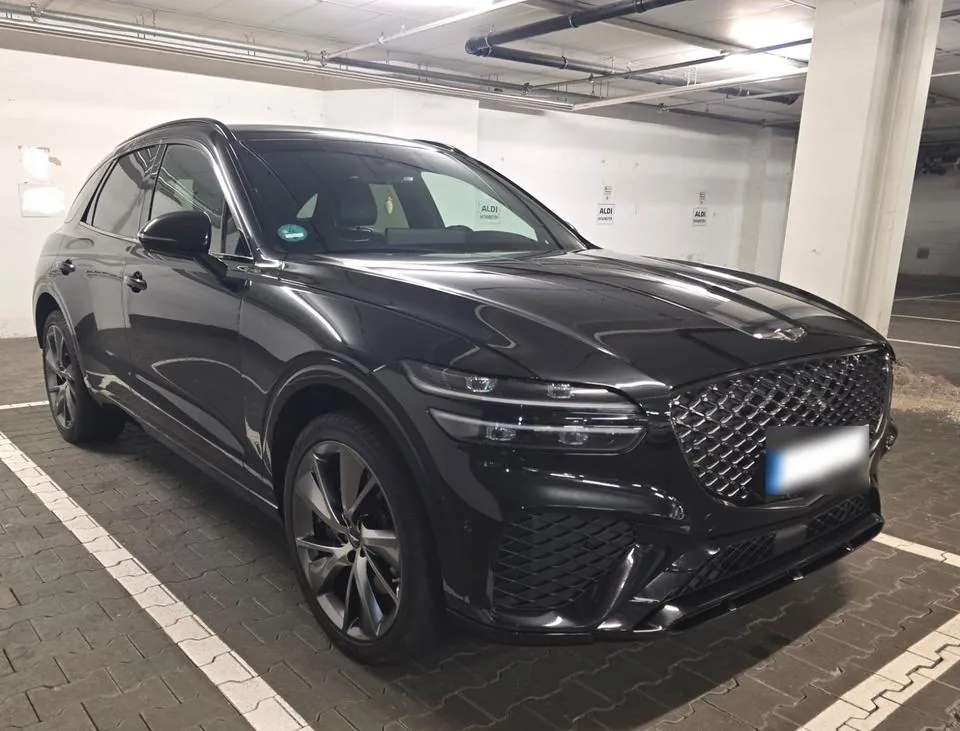 Genesis Gv70