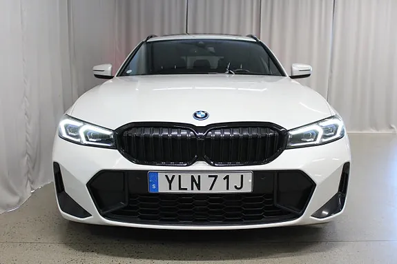 BMW 330E 2023 photo 4
