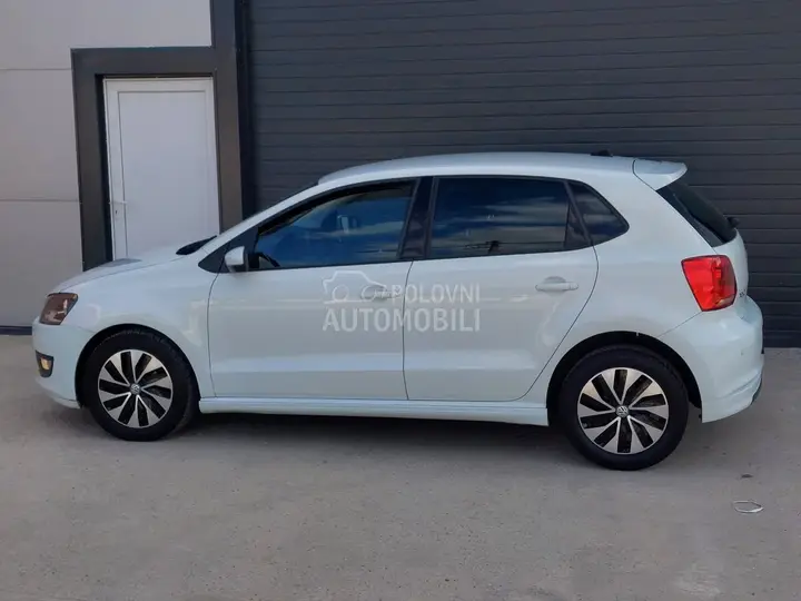 Volkswagen Polo 2015 photo 4