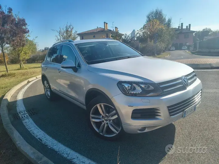 Volkswagen Touareg 2011 photo 2