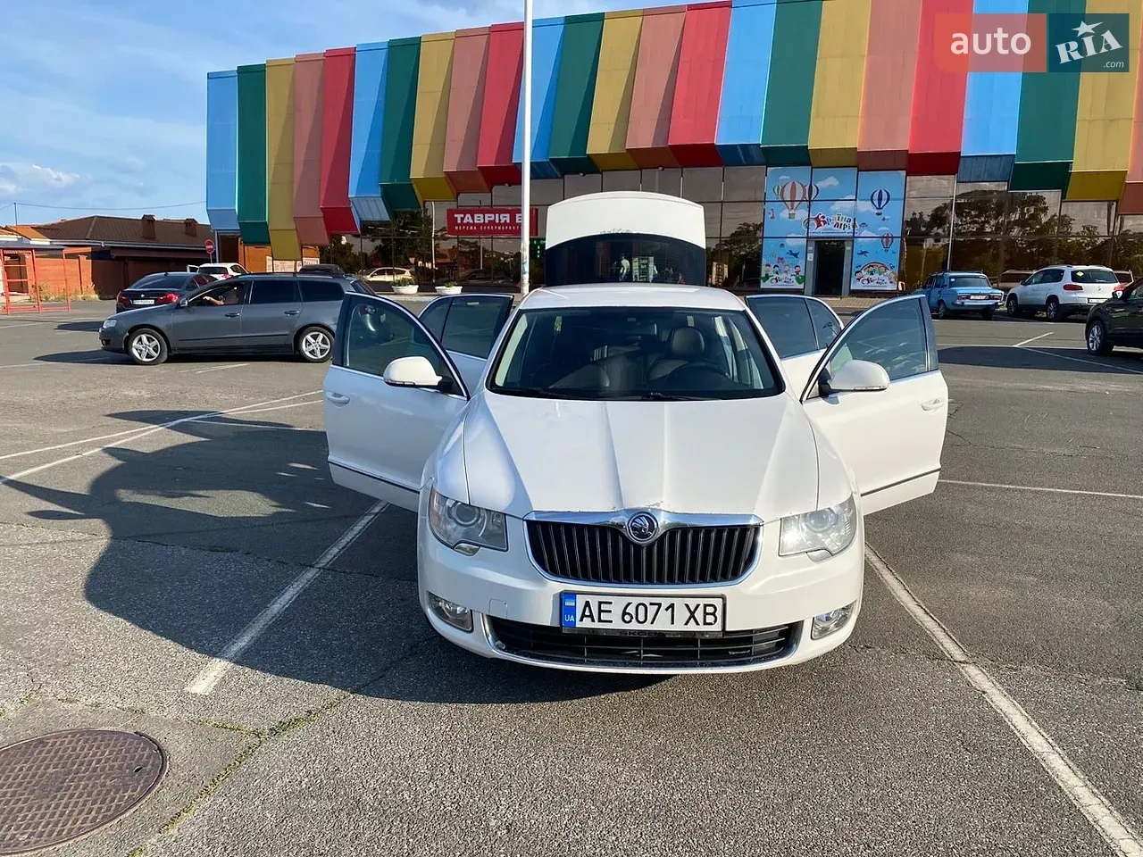 Skoda Superb 2012 photo 3