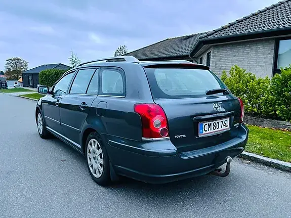 Toyota Avensis 2006 photo 2