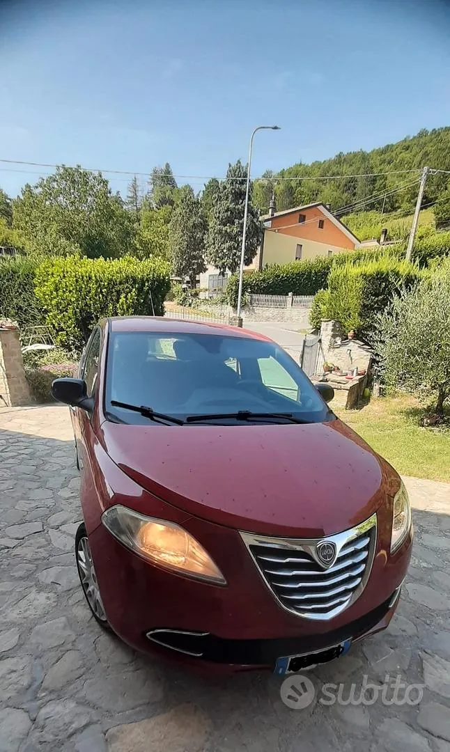Lancia Ypsilon