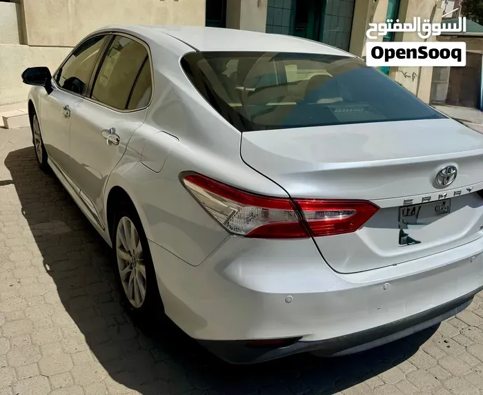 Toyota Camry 2018 photo 3