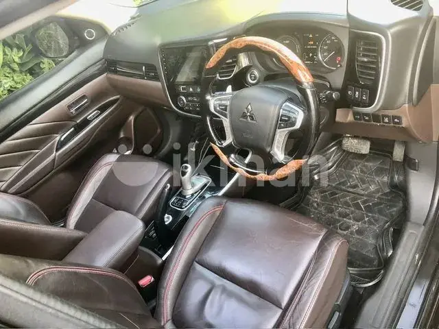 Mitsubishi Outlander 2016 photo 2