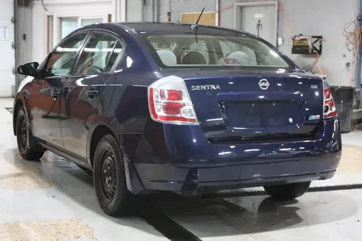 Nissan Sentra 2009 photo 3