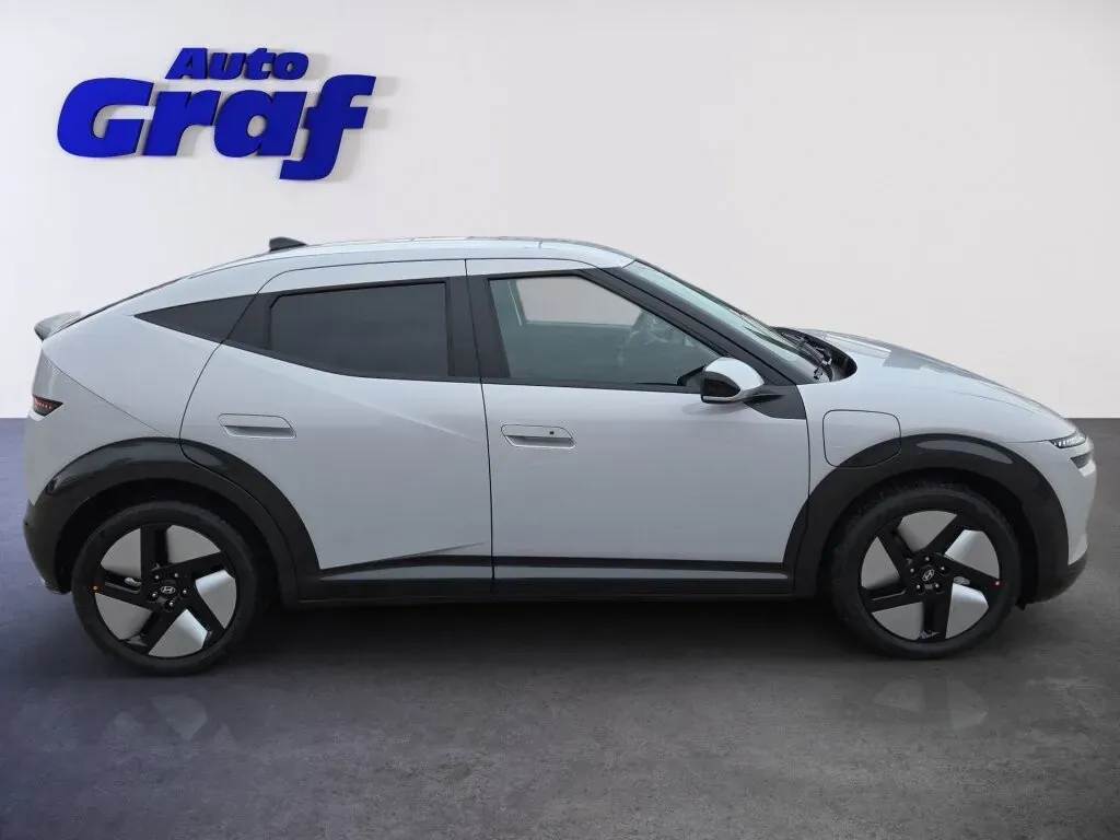 Hyundai Ioniq 3 photo 3