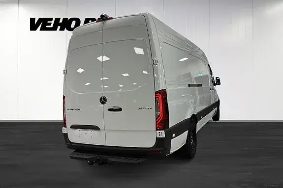 Mercedes-Benz Sprinter 2027 photo 3