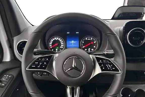 Mercedes-Benz Sprinter 2027 photo 5