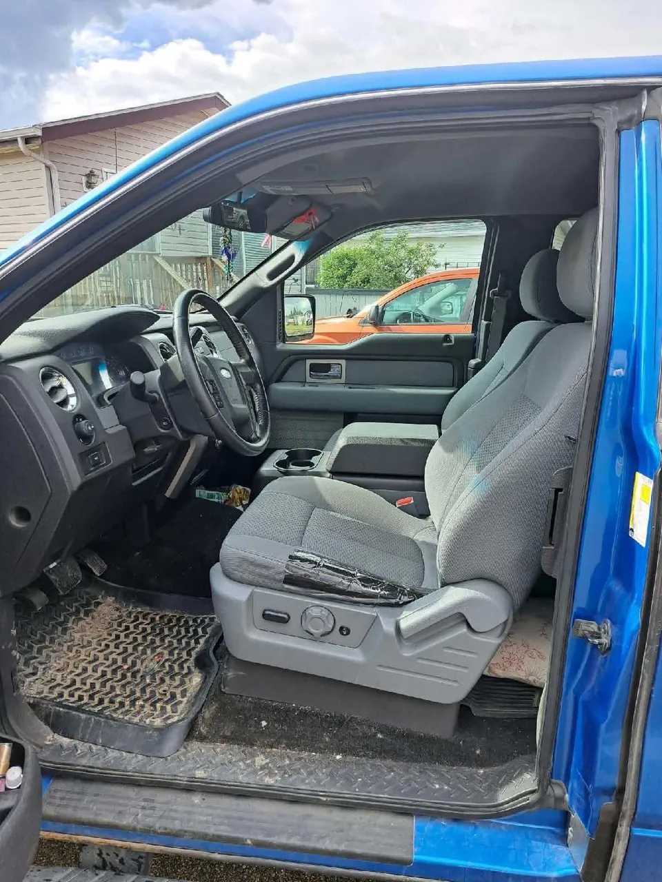Ford F-150 2011 photo 2