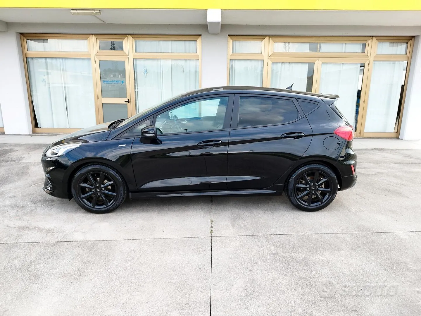 Ford Fiesta 2018 photo 2