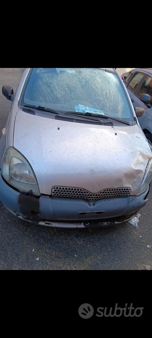 Toyota Yaris 2003 photo 2