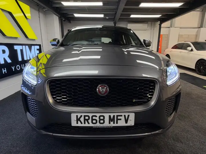 Jaguar E-Pace 2018 photo 3