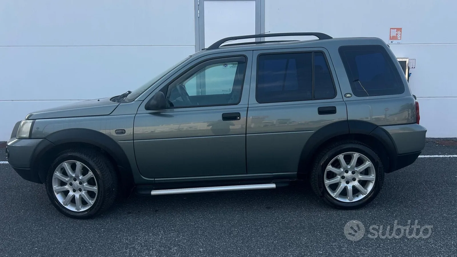 Land Rover Freelander 2004 photo 3