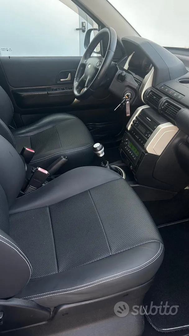 Land Rover Freelander 2004 photo 5