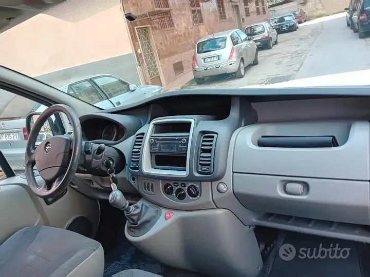 Opel Vivaro 2013 photo 5