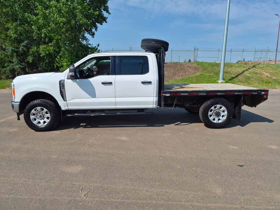 Ford F350 2023 photo 3