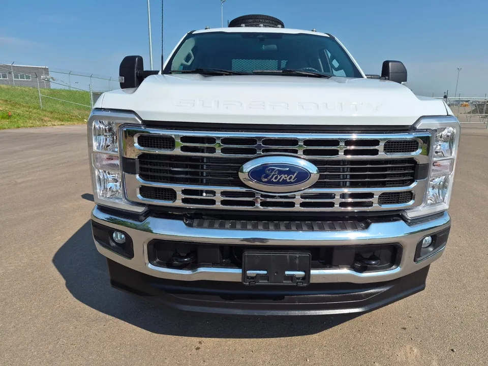 Ford F350 2023 photo 4