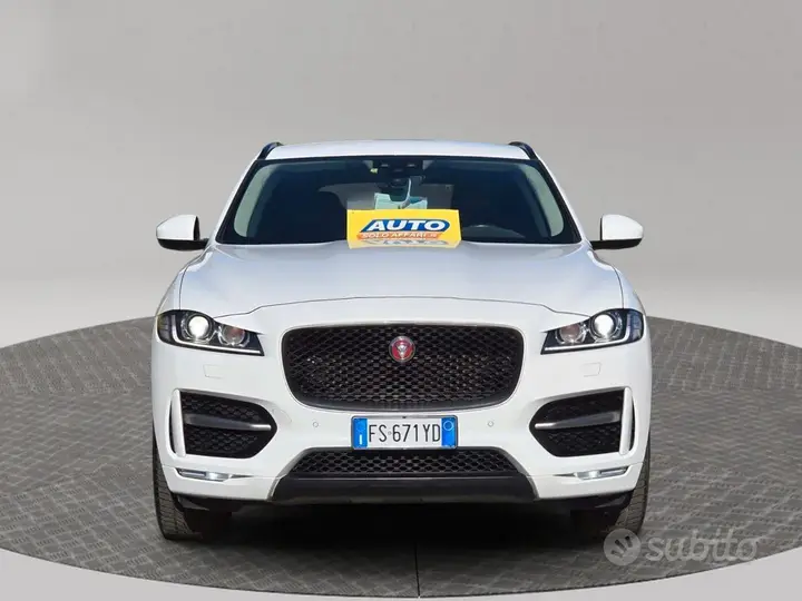 Jaguar F-Pace 2018 photo 2