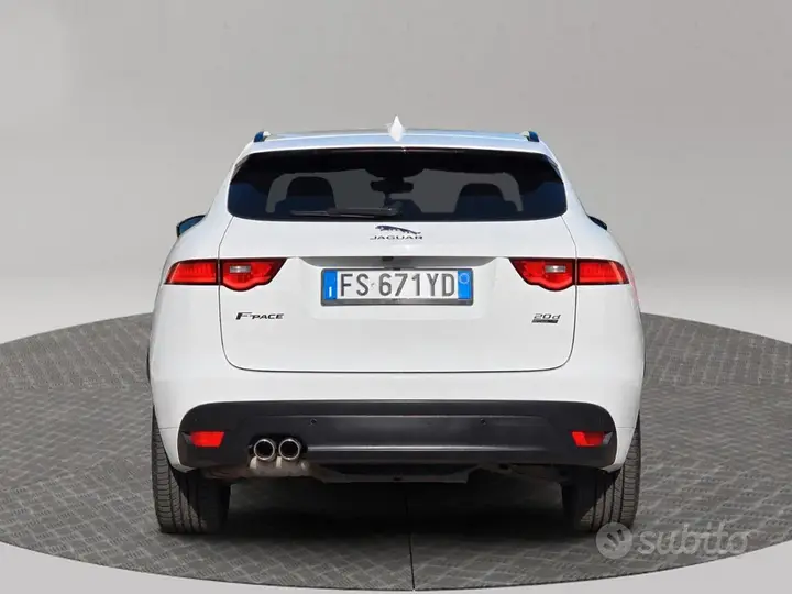 Jaguar F-Pace 2018 photo 4