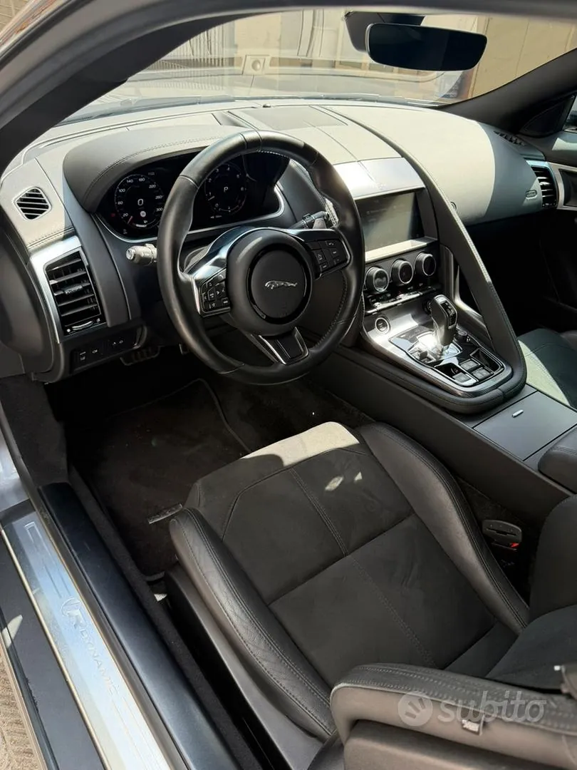 Jaguar F-Type 2021 photo 4