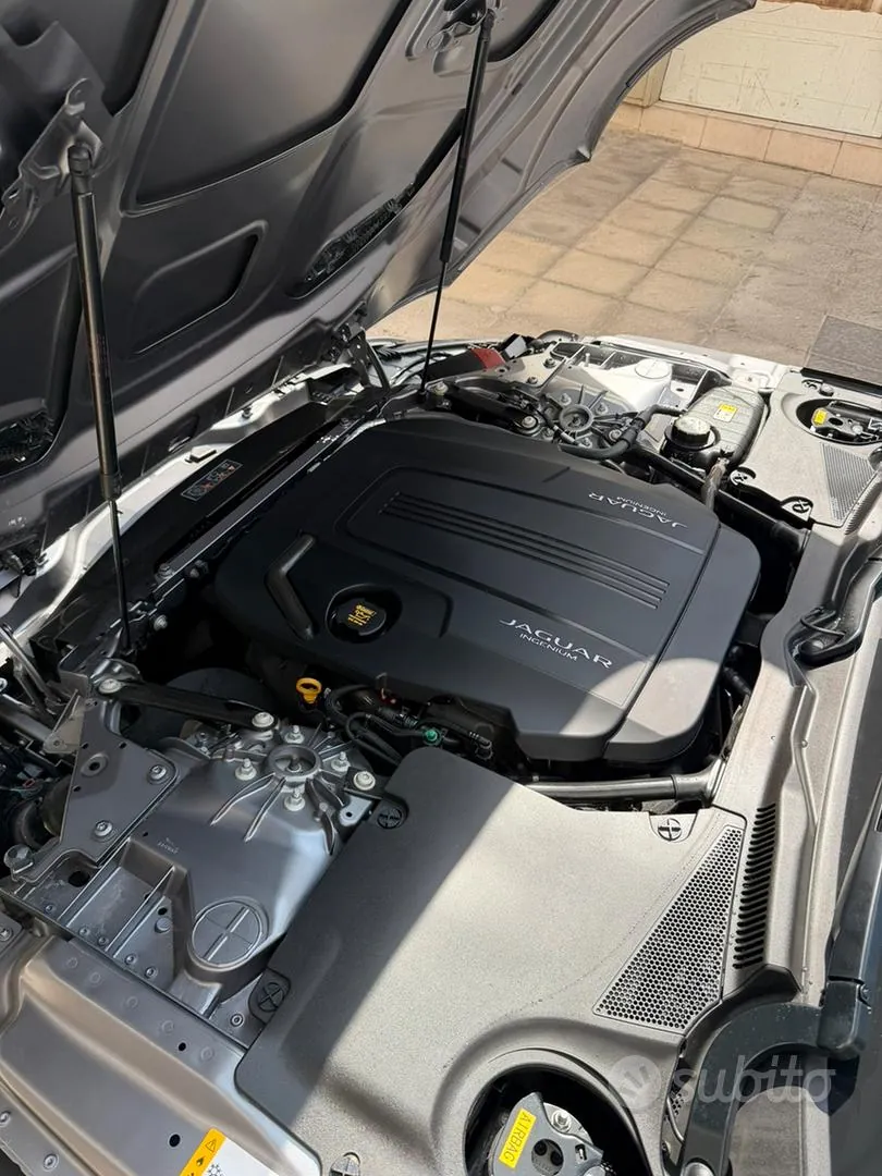 Jaguar F-Type 2021 photo 5