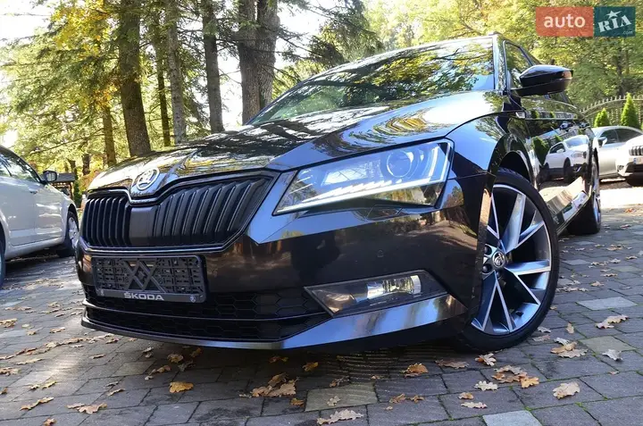 Skoda Superb 2018 photo 2