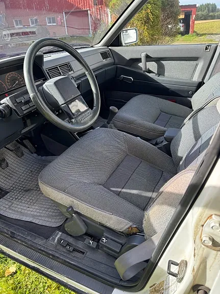 Mitsubishi Galant 1987 photo 3