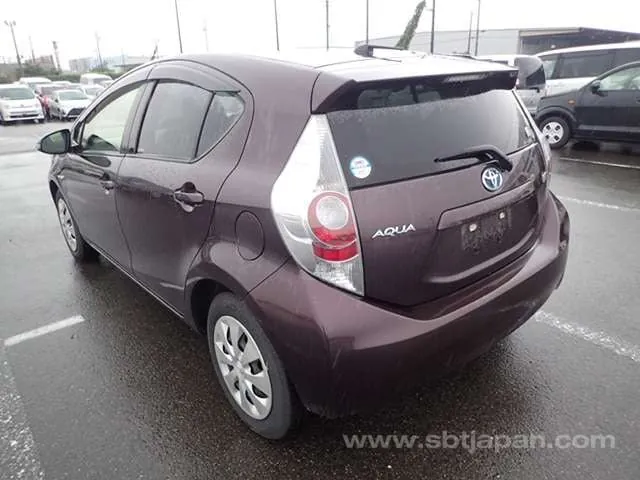 Toyota Aqua 2014 photo 3