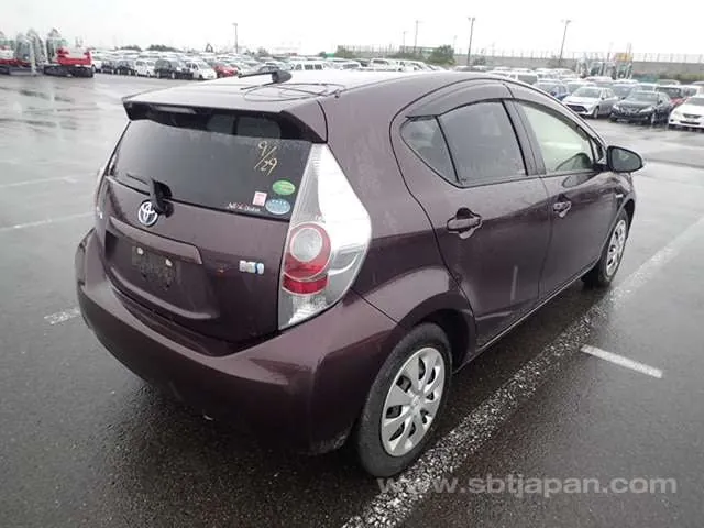 Toyota Aqua 2014 photo 4