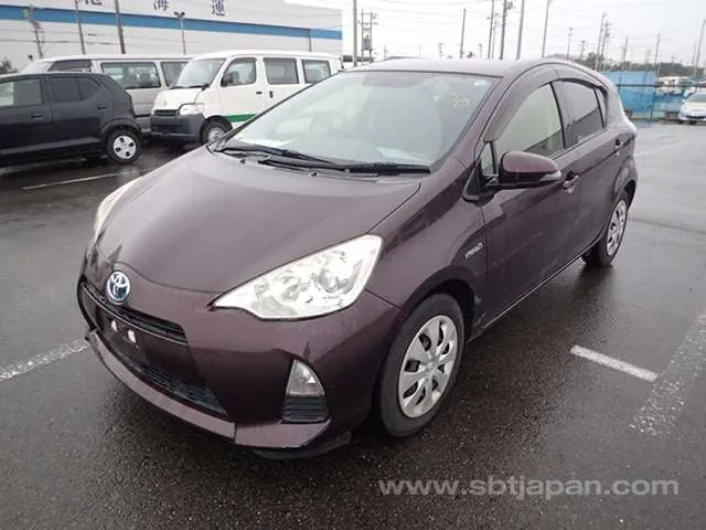Toyota Aqua 2014 photo 2
