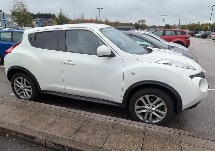 Nissan Juke 2011 photo 3