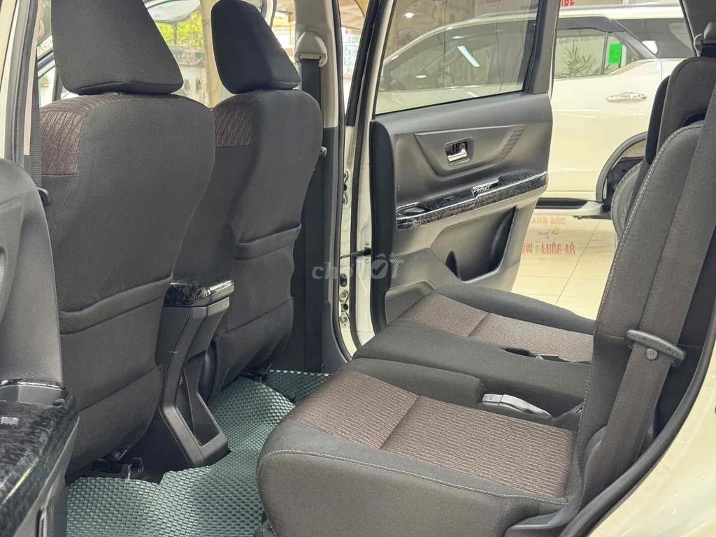 Toyota Avanza Premio 2024 photo 5