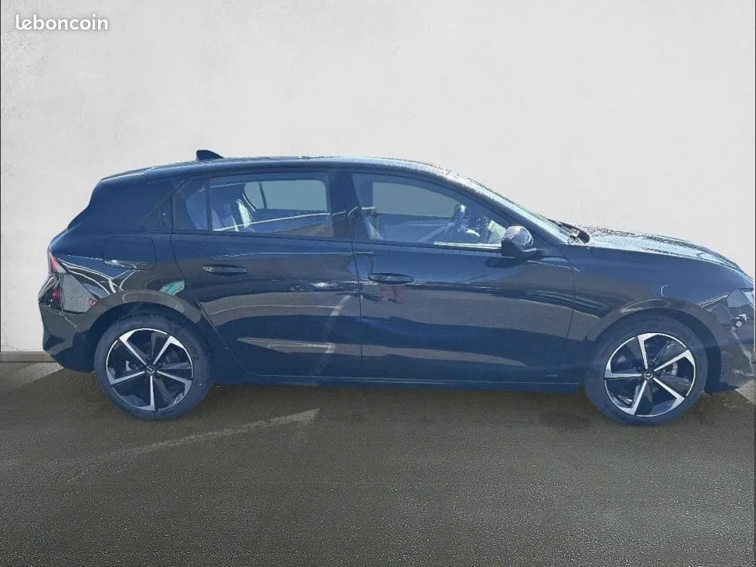 Opel Astra 2024 photo 4
