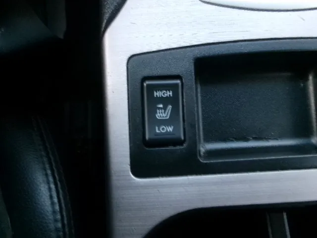 Subaru Legacy 2013 photo 2