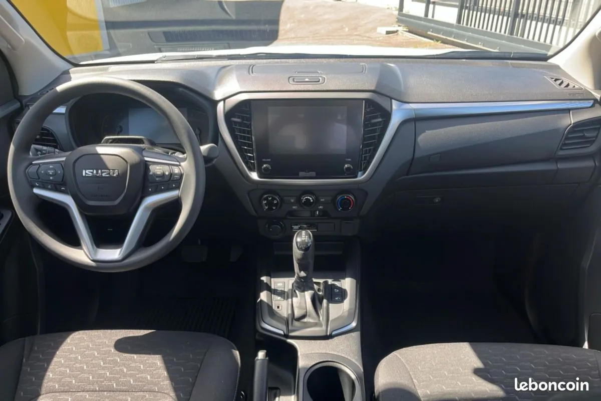 Isuzu D-Max 2026 photo 2