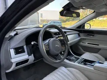 Jaguar Xf 2016 photo 3
