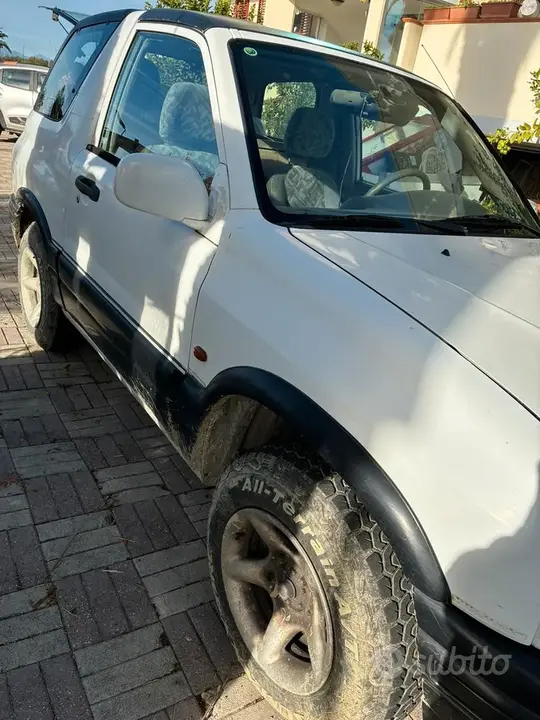 Suzuki Grand Vitara 2000 photo 2