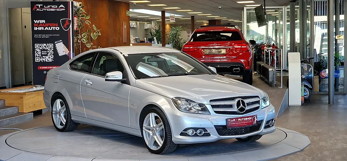 Mercedes-Benz C-Class 2012 photo 3