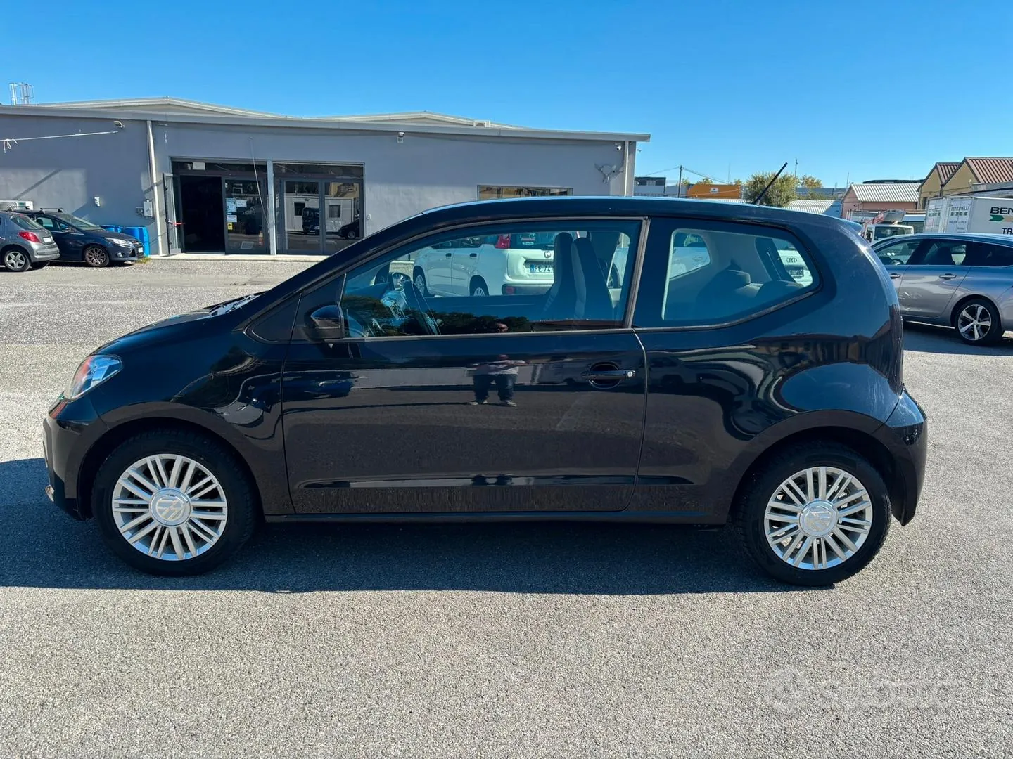 Volkswagen Up 2018 photo 2