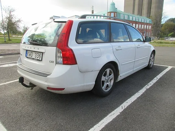 Volvo V50 2011 photo 2