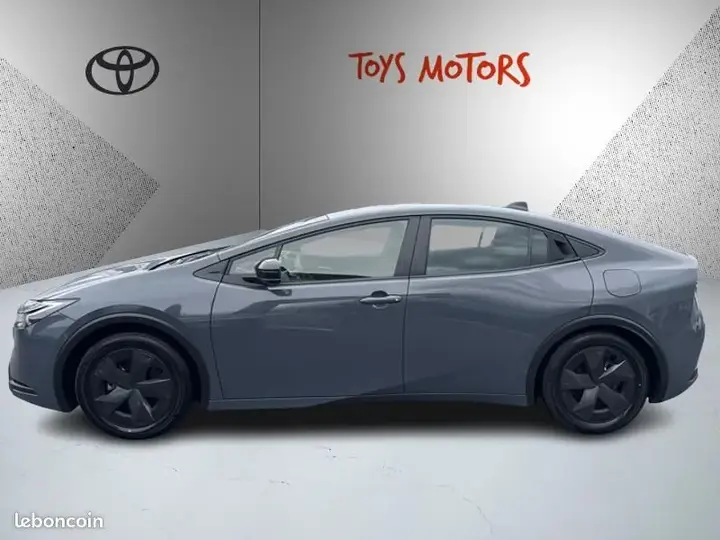 Toyota Prius 2024 photo 2