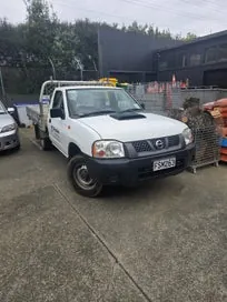 Nissan Navara 2010 photo 2