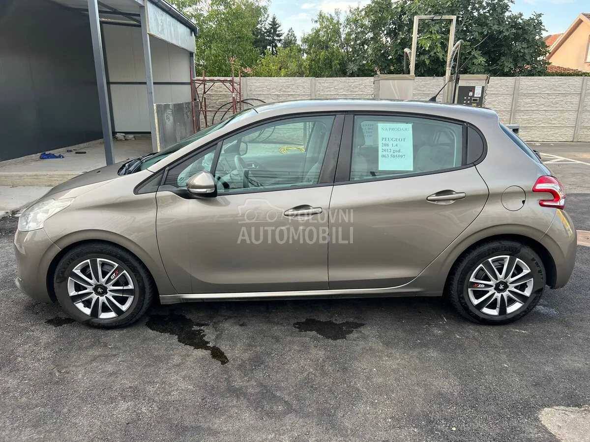 Peugeot 208 2012 photo 3