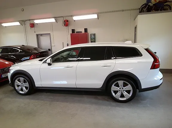 Volvo V60 Cross Country 2020 photo 5