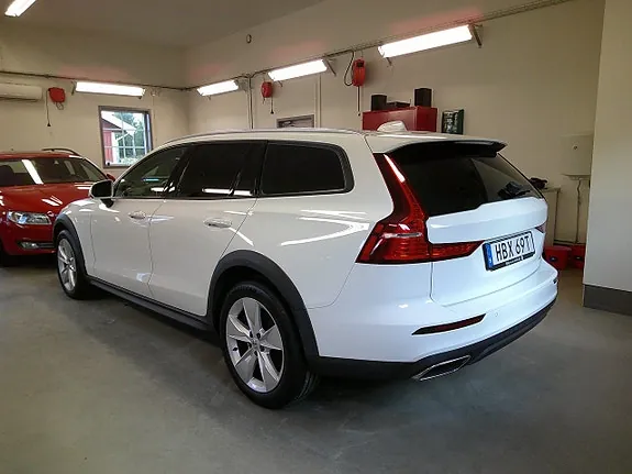 Volvo V60 Cross Country 2020 photo 2