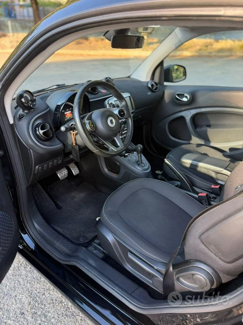 Smart Fortwo 2019 photo 3
