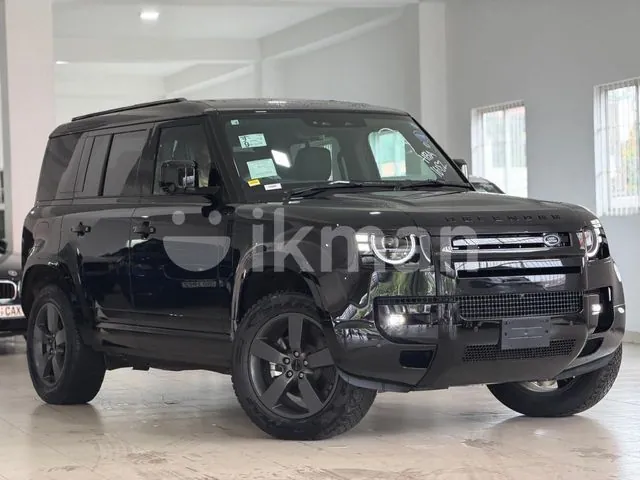 Land Rover Defender photo 2