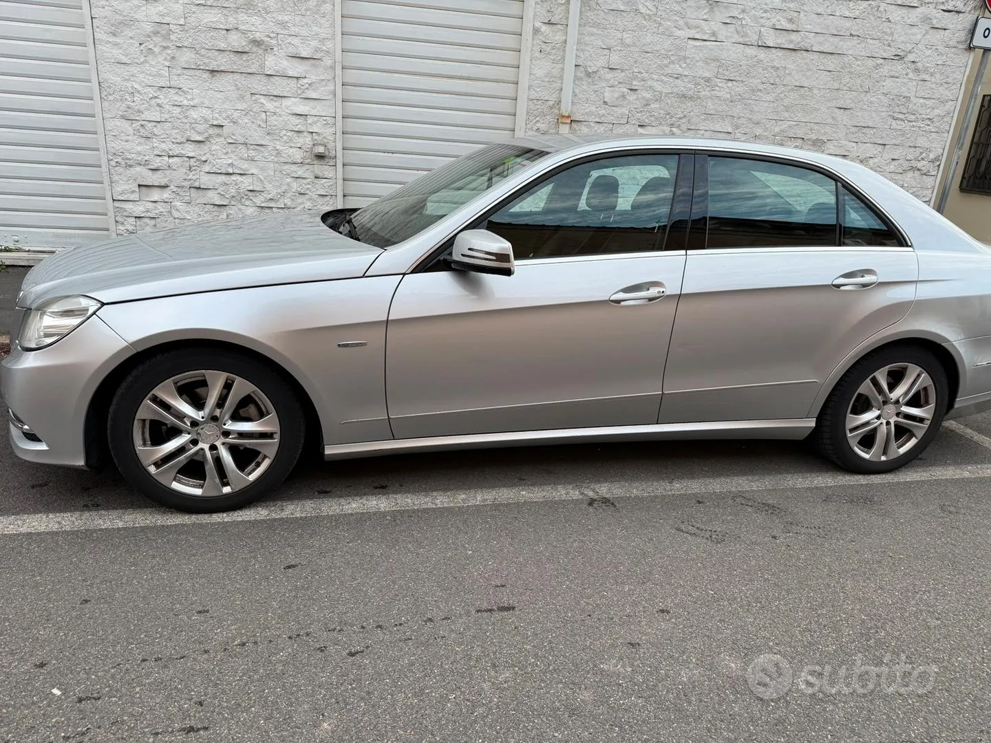 Mercedes-Benz E-Class 2012 photo 2